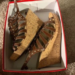 Healed Guess sandals